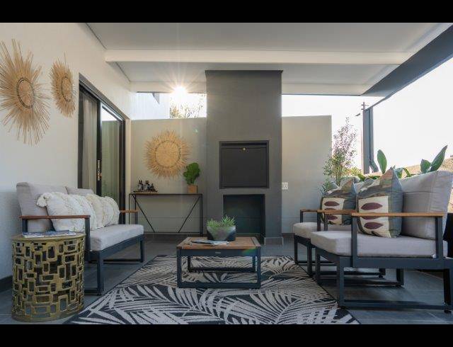 2 BEDROOM APARTMENT FOR SALE IN BRYANSTON